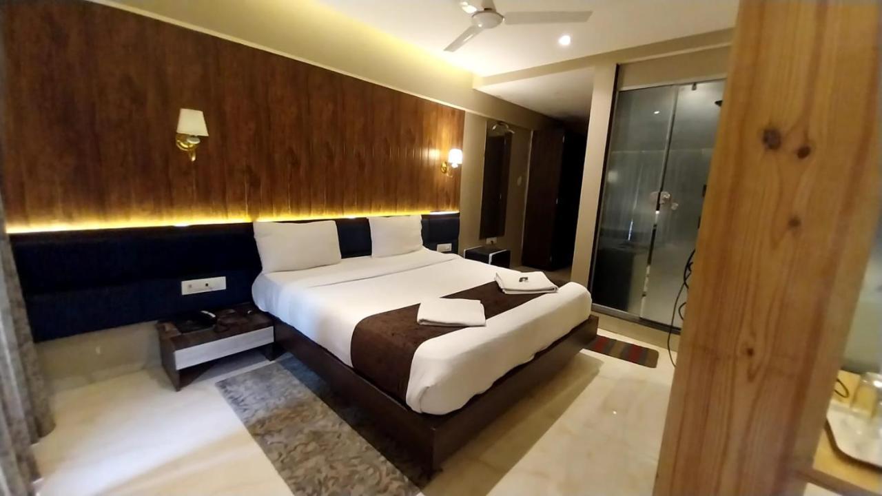 Hotel Merakee - Near Dahisar Mira Road Mumbai Exterior foto